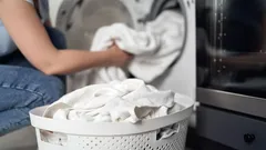 Por que é que as toalhas ficam duras depois da lavagem — a razão está num único erro